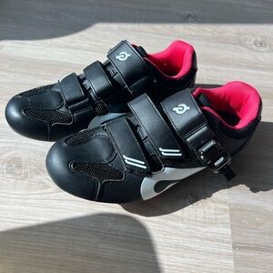 Peloton size 37 (womens size 6) clip in shoes. Barely worn; excellent condition!